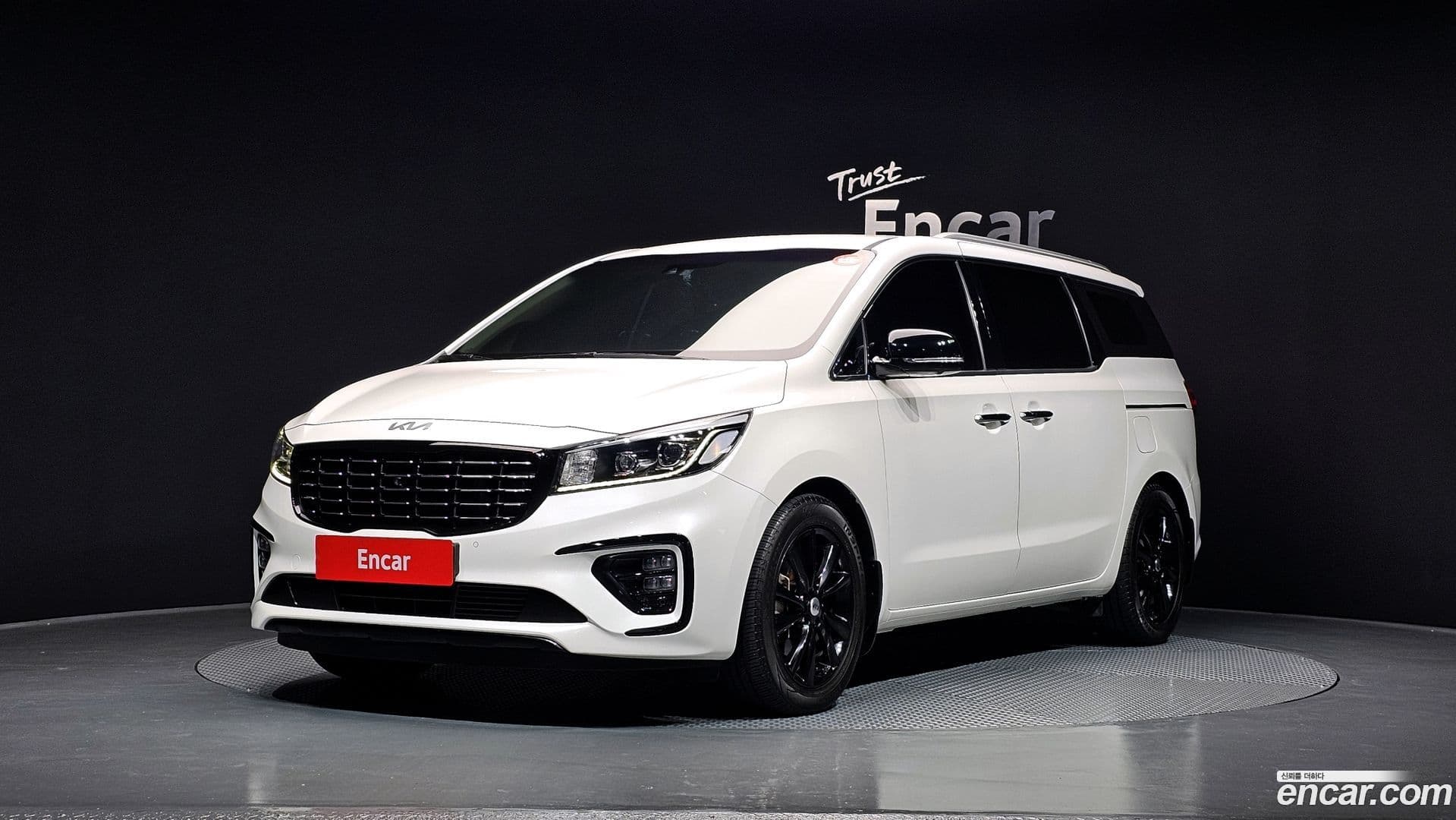 Main__Slider__Photo:Canival Kia 2019.4-0