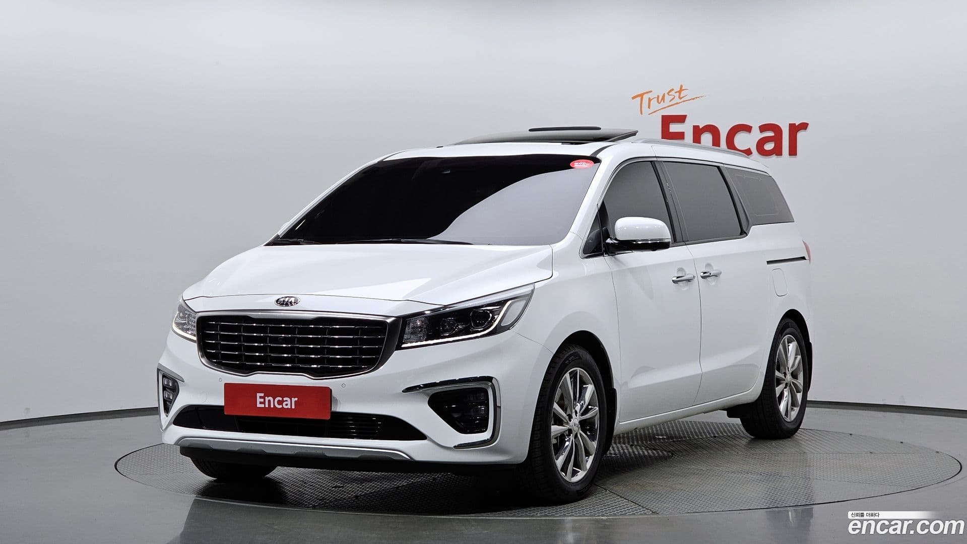 Main__Slider__Photo:Canival Kia 2019.4-0