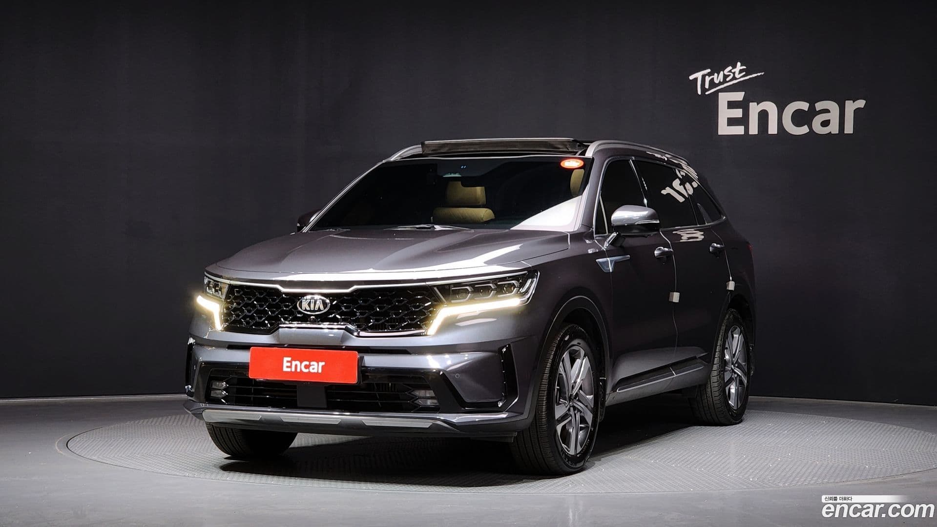 Main__Slider__Photo:Sorento Kia 2021.2-0