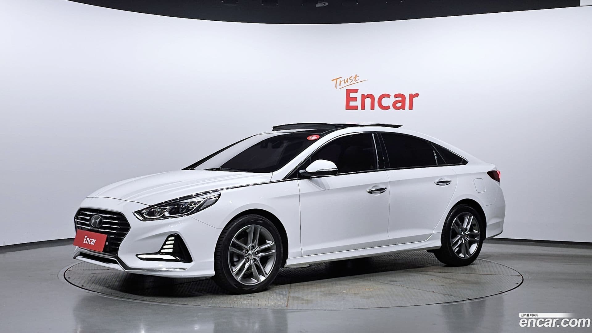 Main__Slider__Photo:Sonata Hyundai 2018.4-0
