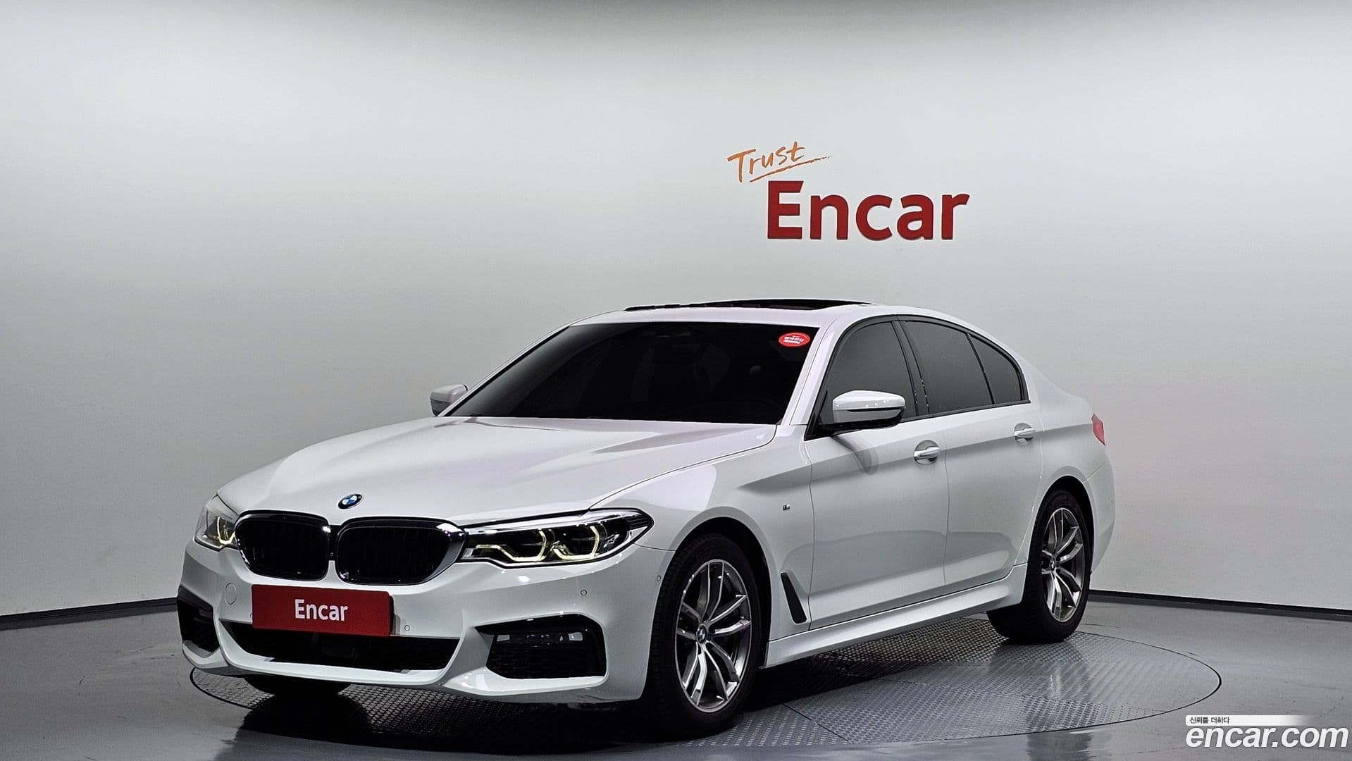 Main__Slider__Photo:5-Series BMW 2017.5-0