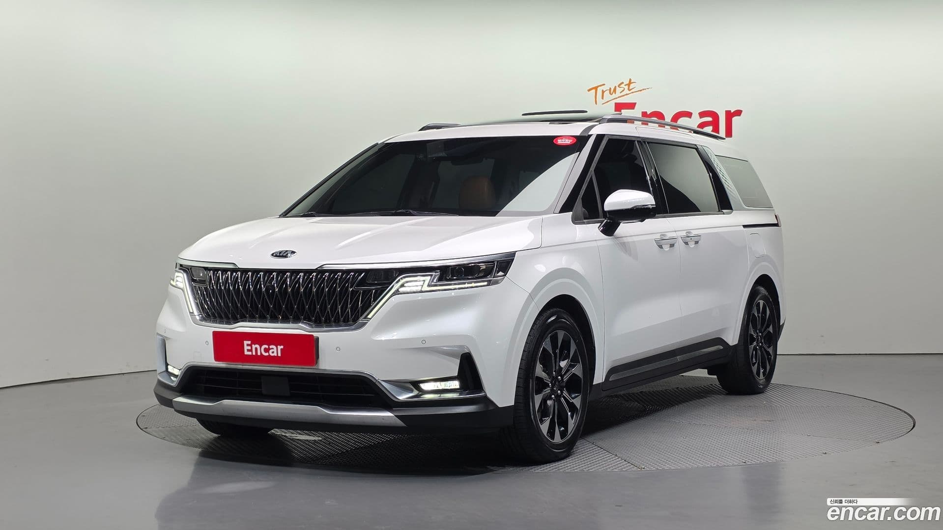 Main__Slider__Photo:Canival Kia 2020.9-0