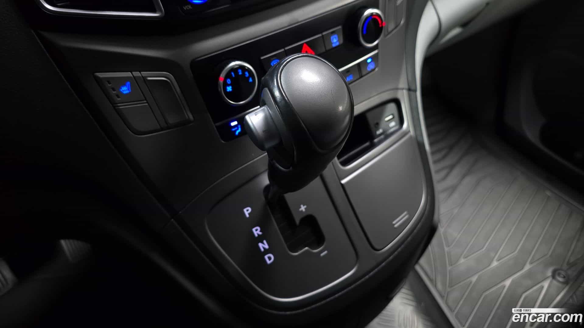 Starex Hyundai 2019.3-INNER-009