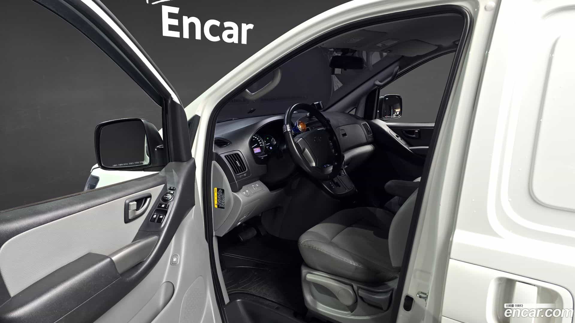 Starex Hyundai 2019.3-OPTION-015