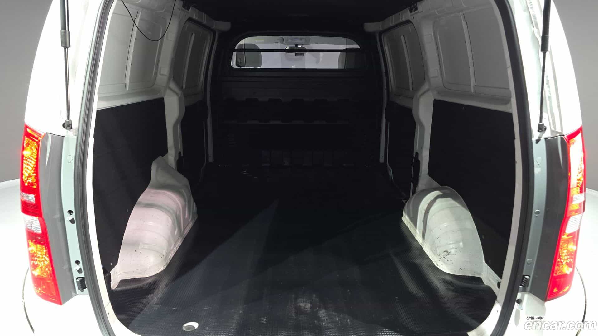 Starex Hyundai 2019.3-OPTION-024