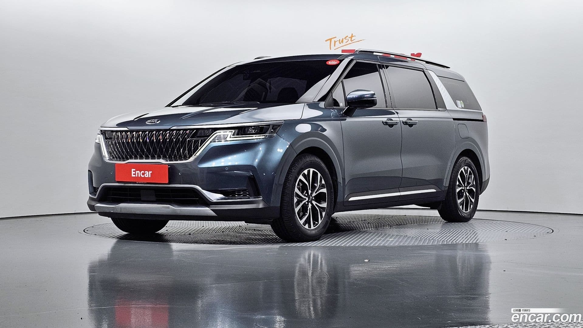 Main__Slider__Photo:Canival Kia 2020.8-0