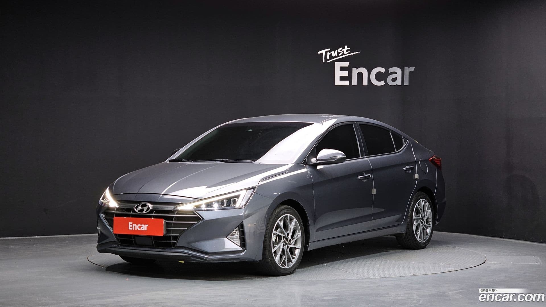 Main__Slider__Photo:AVANTE Hyundai 2019.4-0
