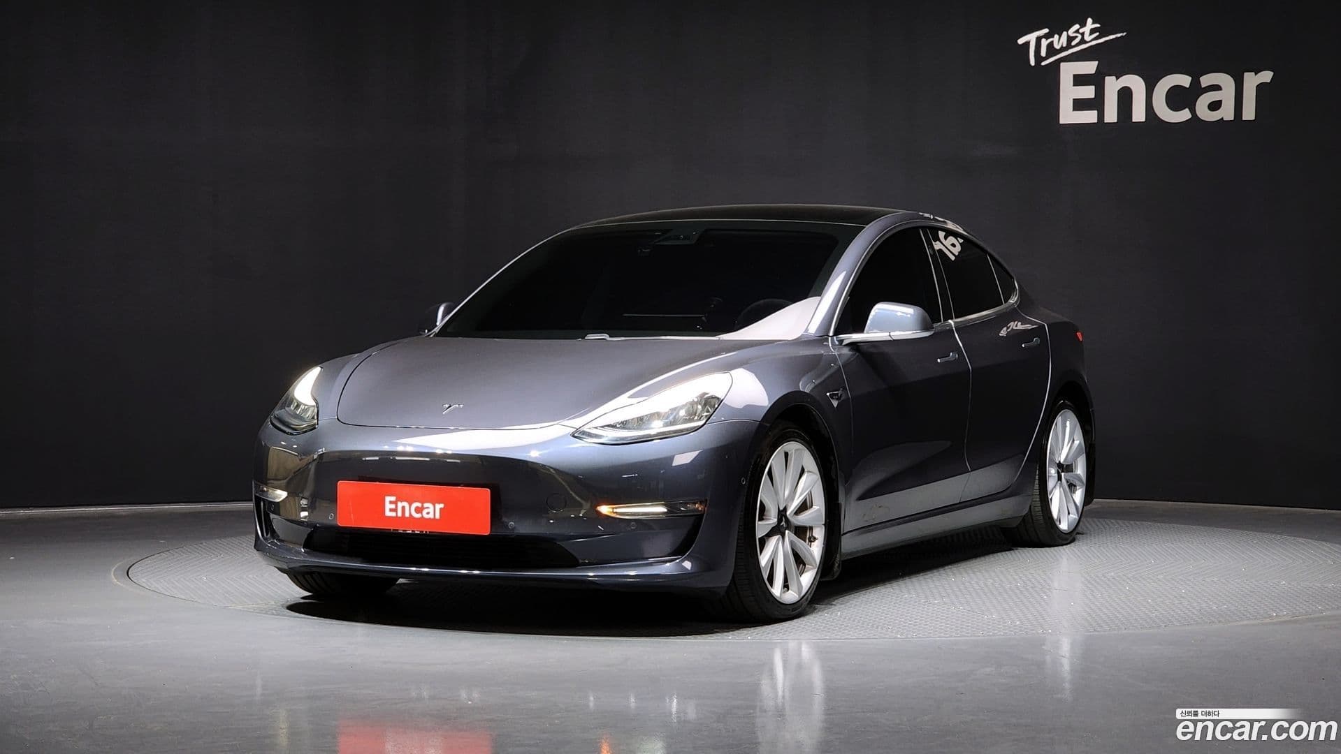 Main__Slider__Photo:Model 3 Tesla 2020.2-0