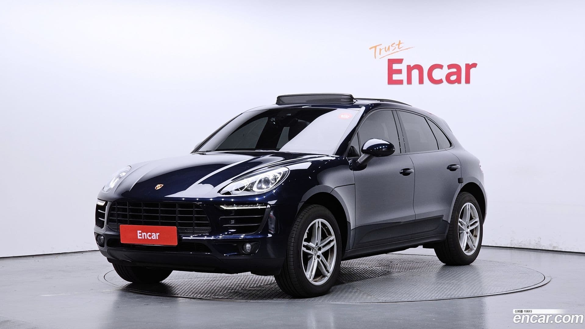 Main__Slider__Photo:Macan Porsche 2018.6-0