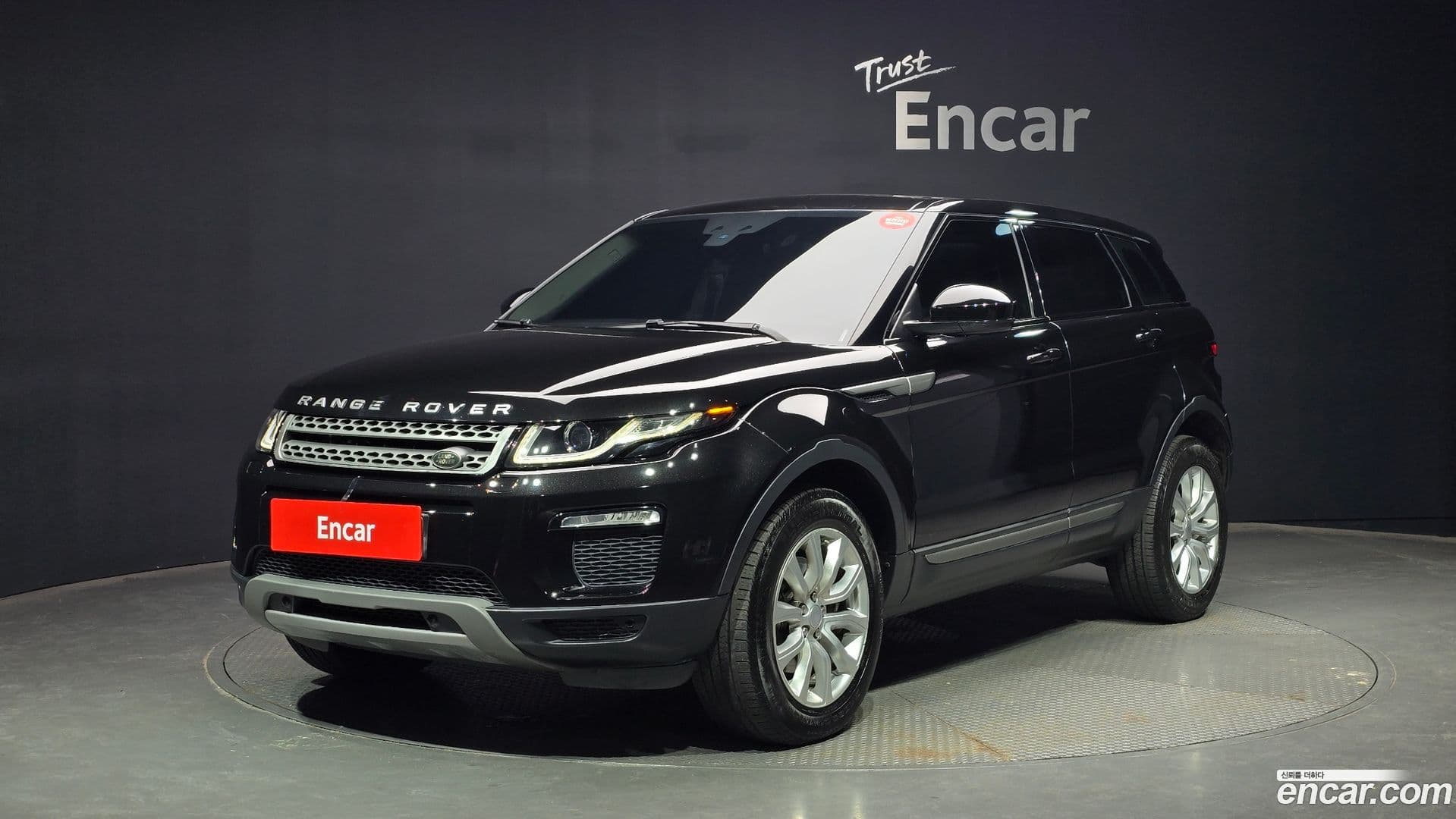 Main__Slider__Photo:Range Rover Evoque Land Rover 2018.2-0