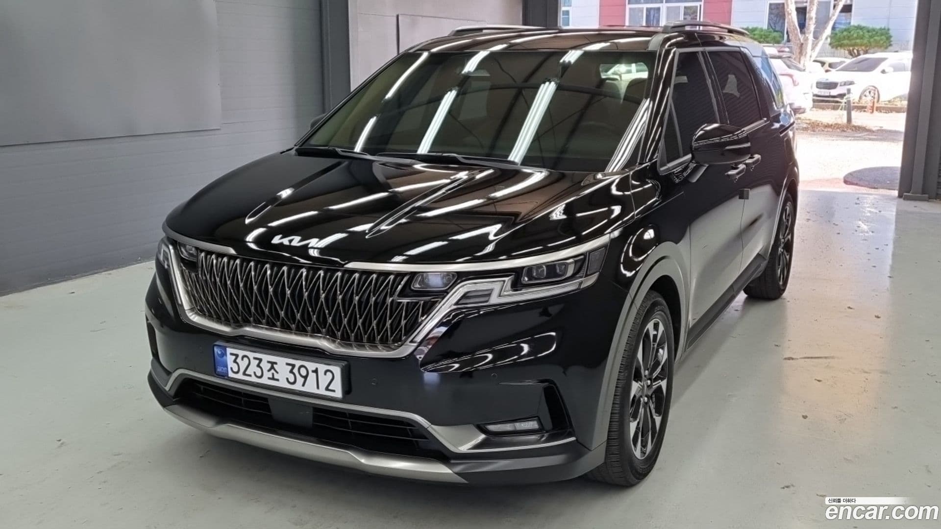 Main__Slider__Photo:Canival Kia 2023.3-0