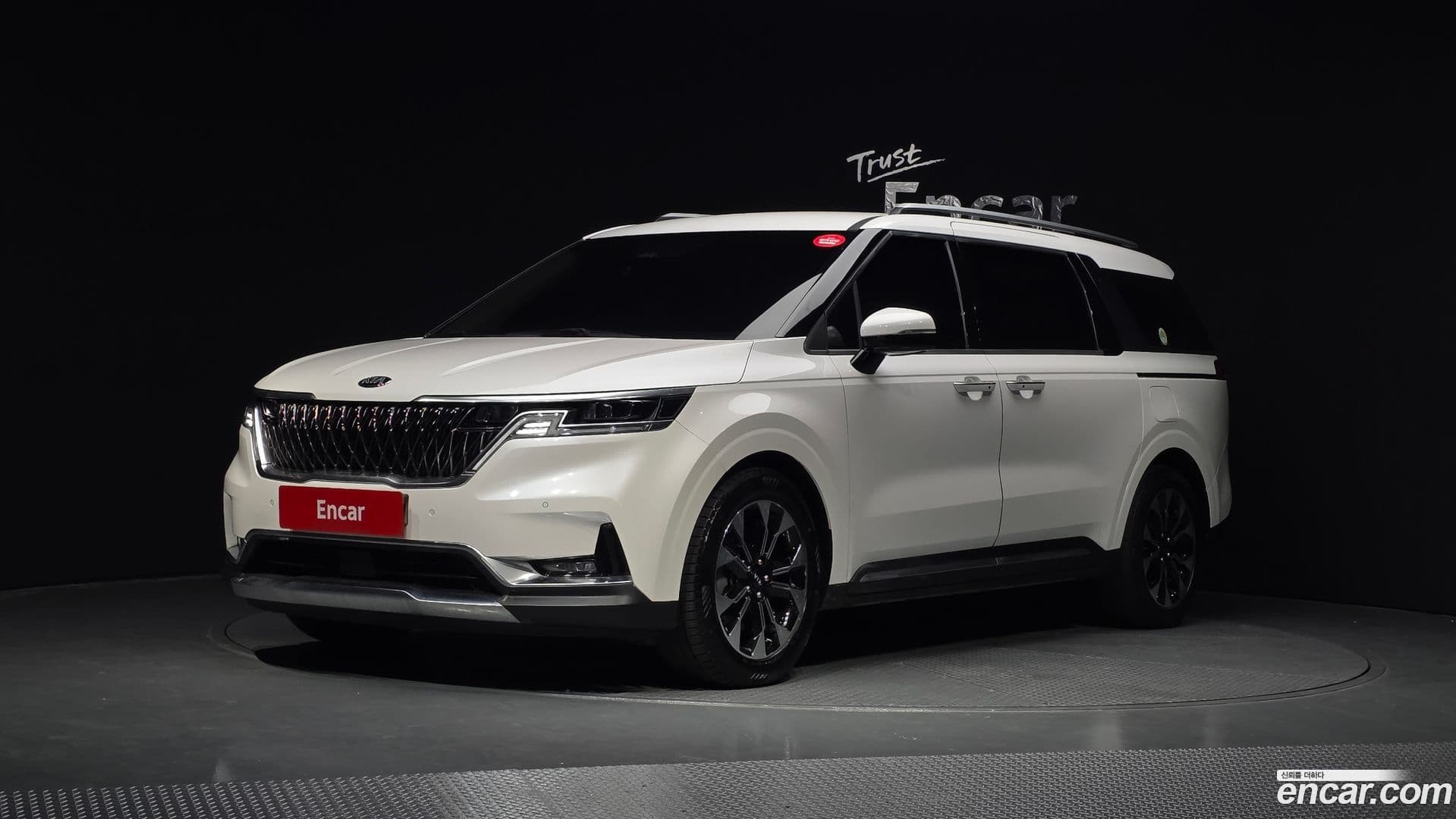 Main__Slider__Photo:Canival Kia 2020.8-0