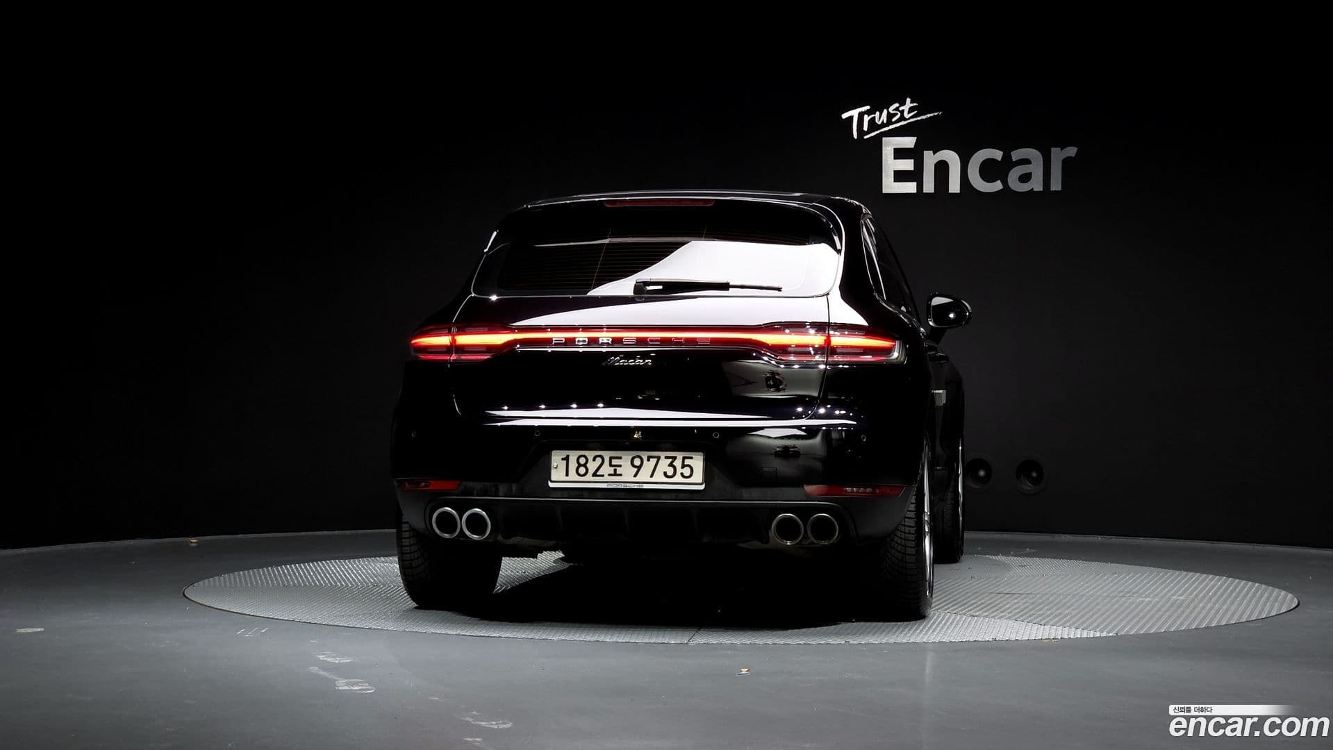 Main__Slider__Photo:Macan Porsche 2019.11-0