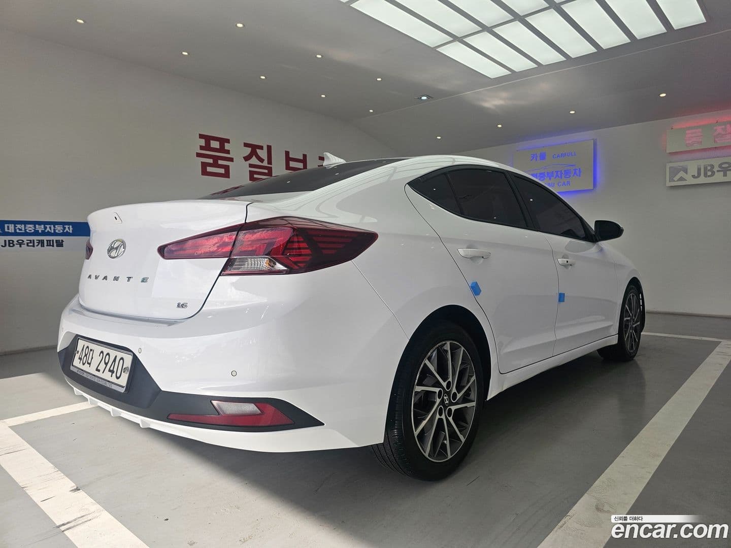 Main__Slider__Photo:AVANTE Hyundai 2019.1-0