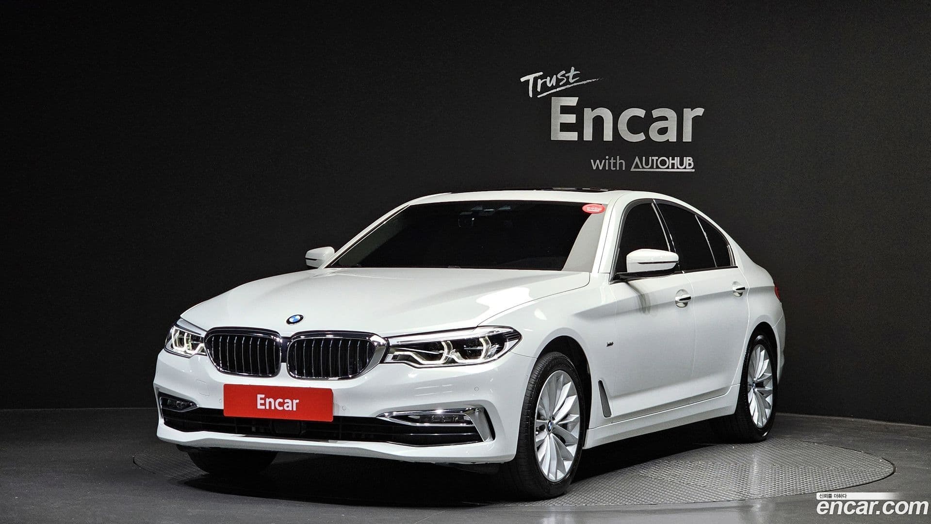 Main__Slider__Photo:5-Series BMW 2018.6-0