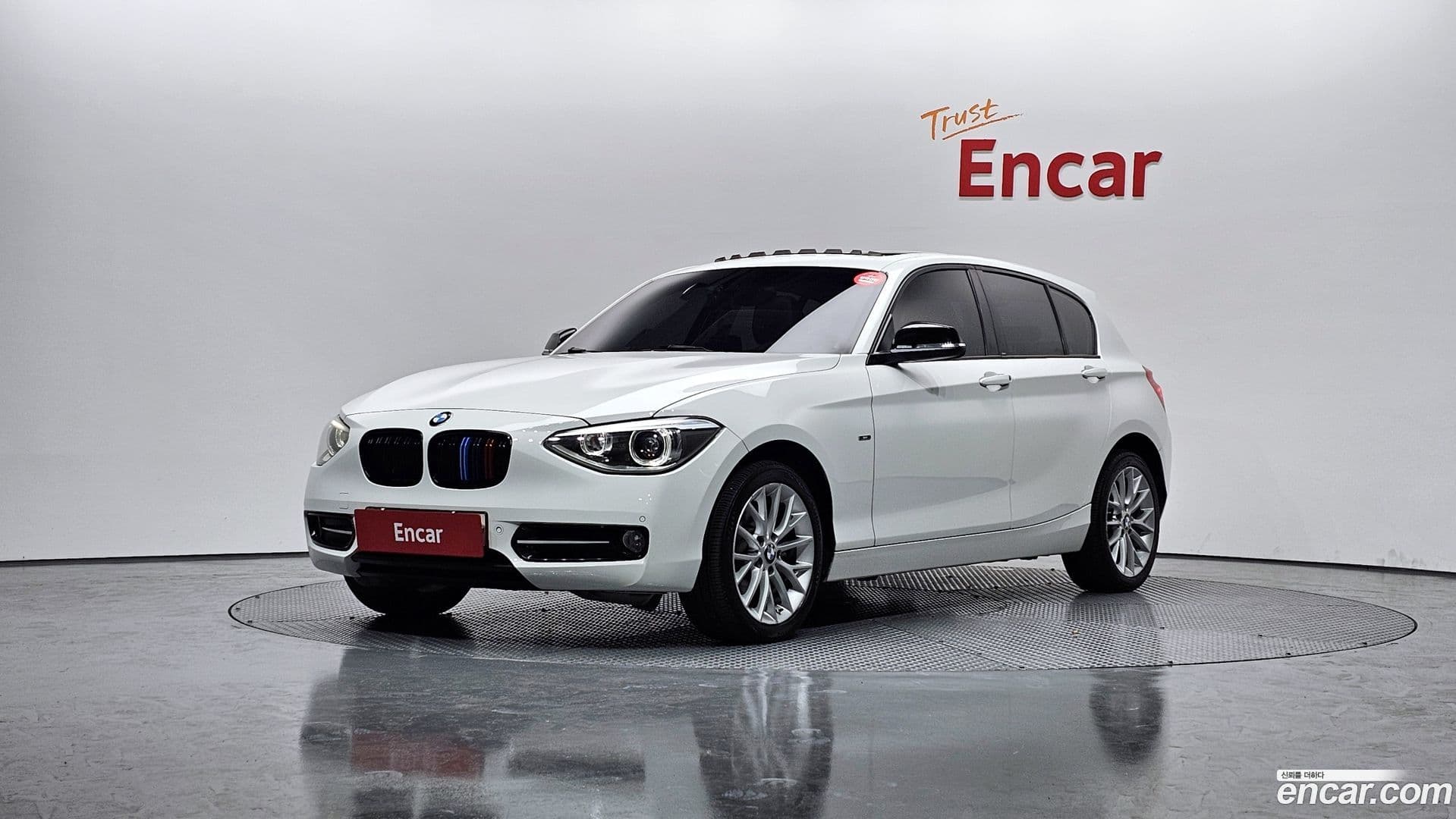 Main__Slider__Photo:1-Series BMW 2014.10-0