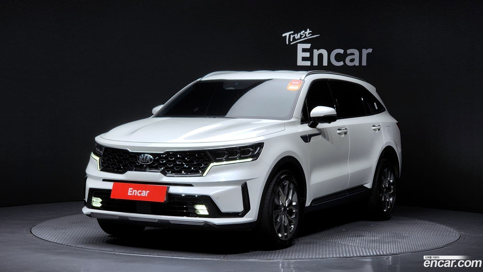 Main__Slider__Photo:Sorento Kia 2020.4-0