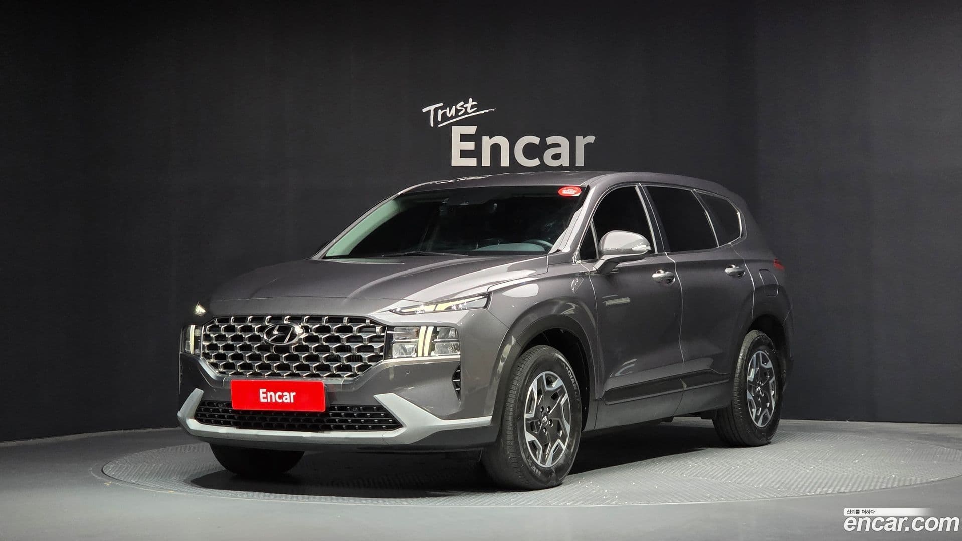 Main__Slider__Photo:Santafe Hyundai 2022.4-0