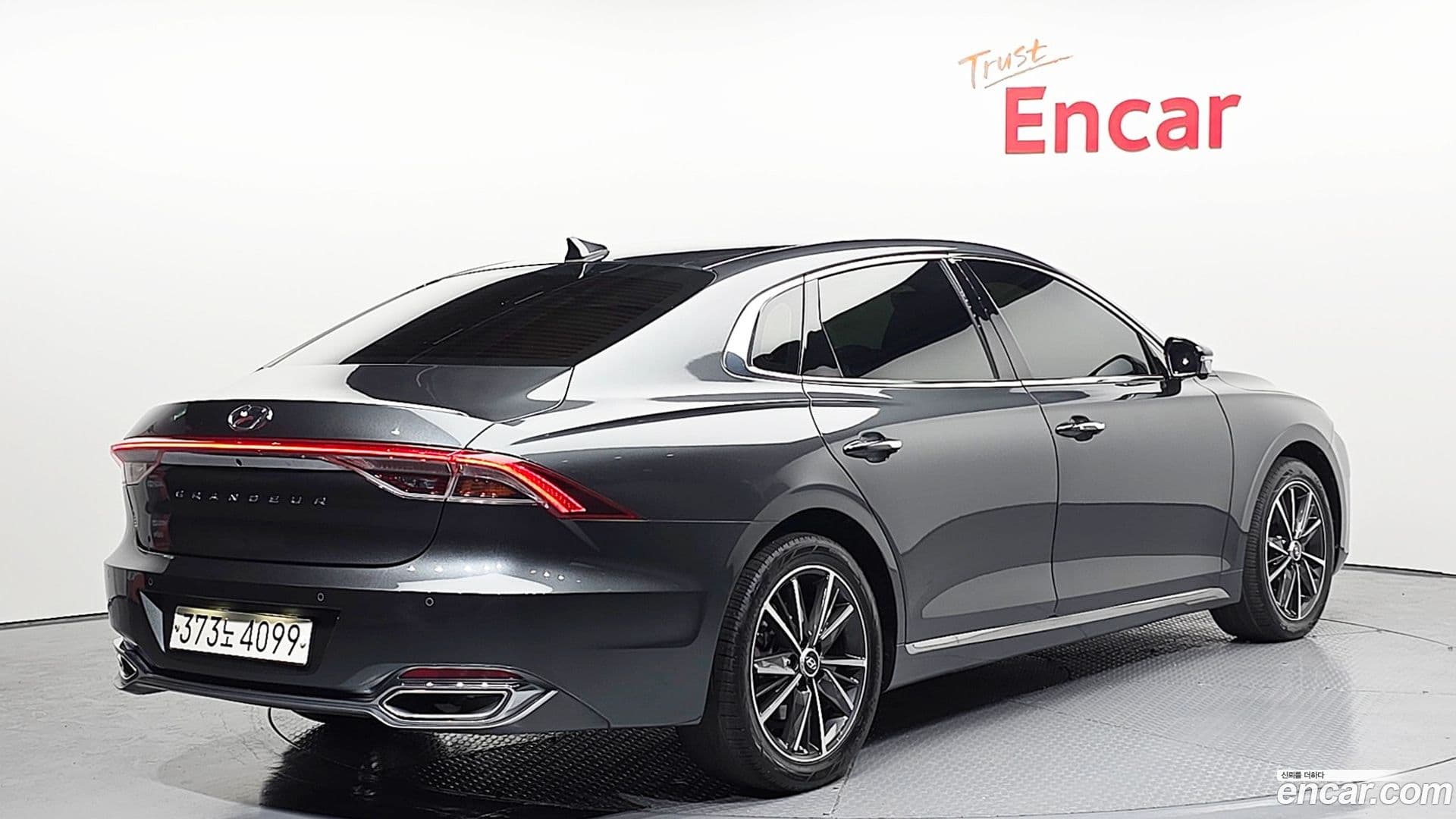 Main__Slider__Photo:Grandeur Hyundai 2021.11-0