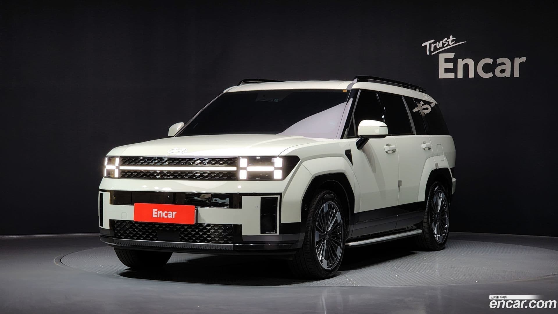 Main__Slider__Photo:Santafe Hyundai 2023.10-0
