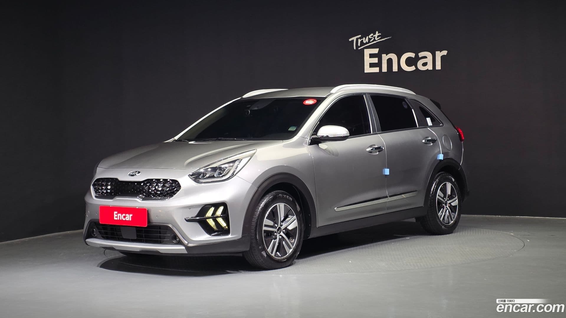 Main__Slider__Photo:Niro Kia 2019.5-0