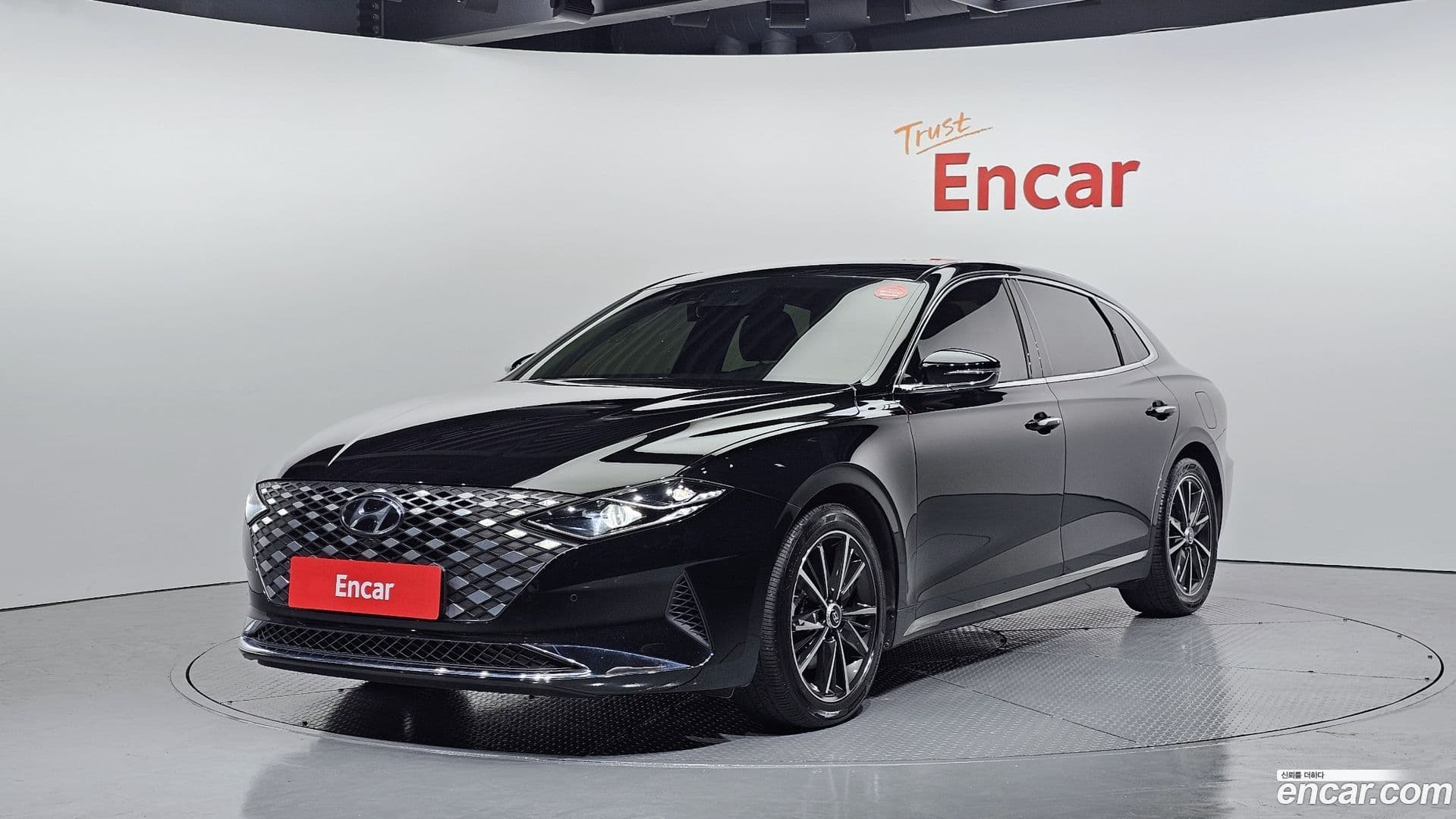 Main__Slider__Photo:Grandeur Hyundai 2021.10-0