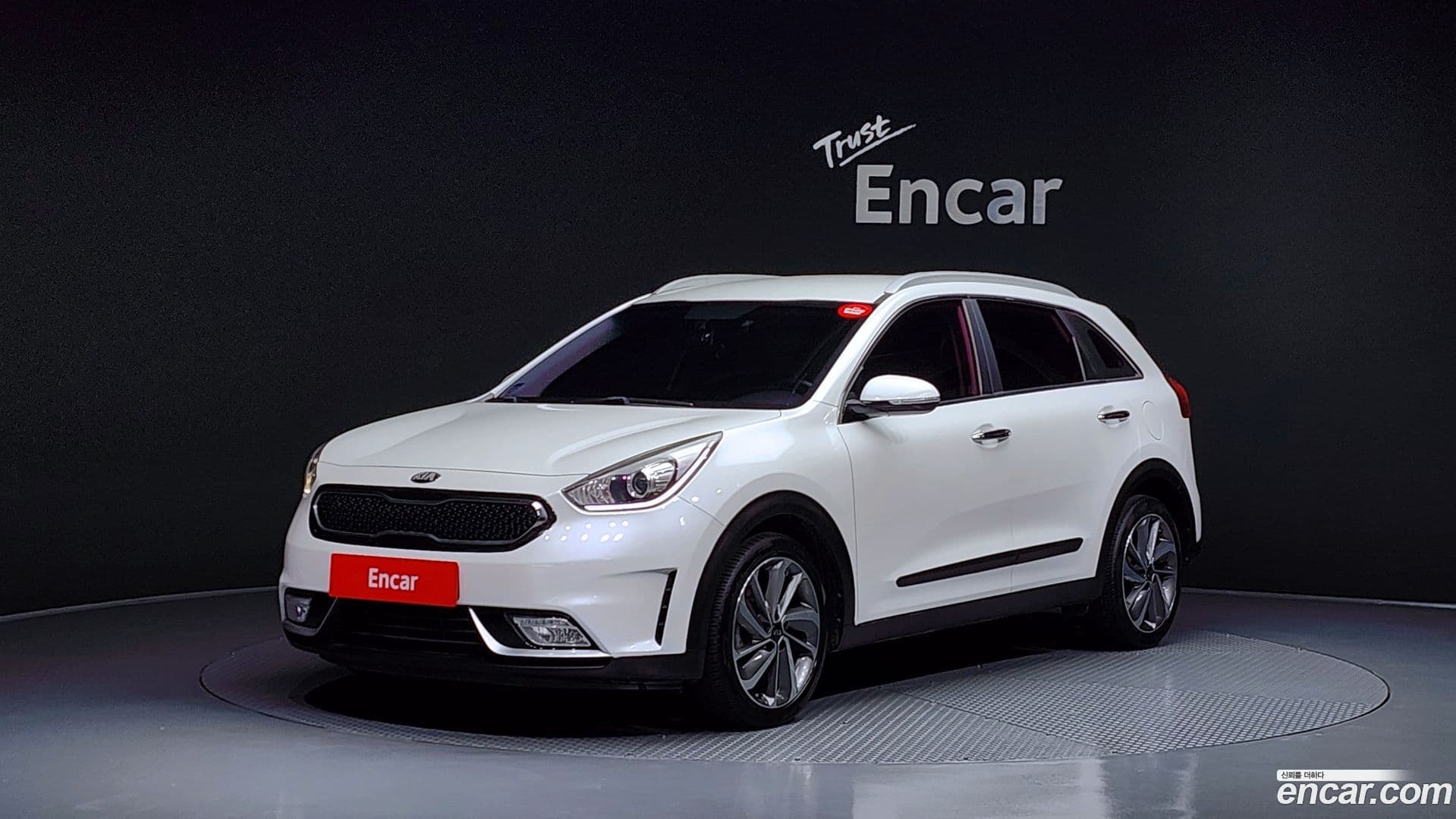 Main__Slider__Photo:Niro Kia 2018.1-0