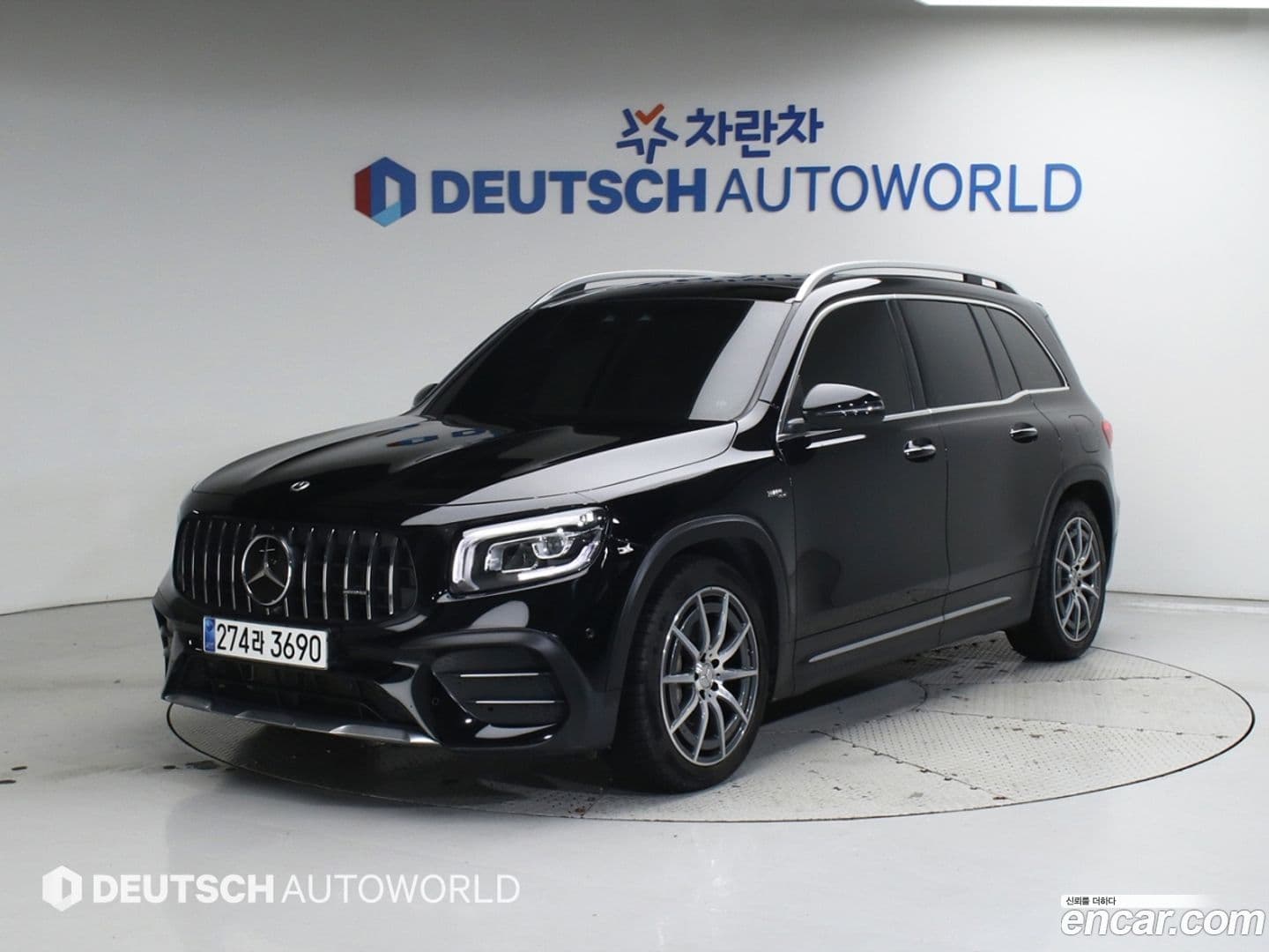Main__Slider__Photo:GLB-Class Mercedes-Benz 2023.8-0
