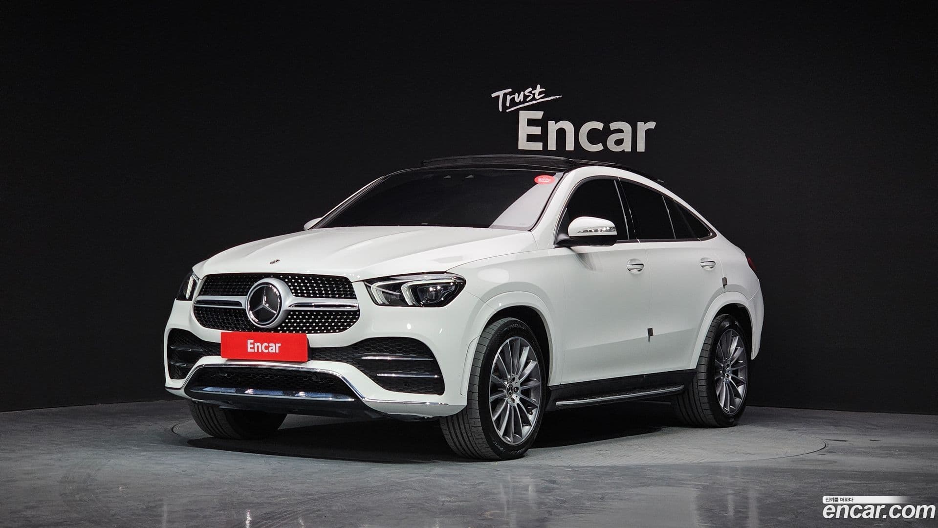 Main__Slider__Photo:GLE-Class Mercedes-Benz 2023.7-0