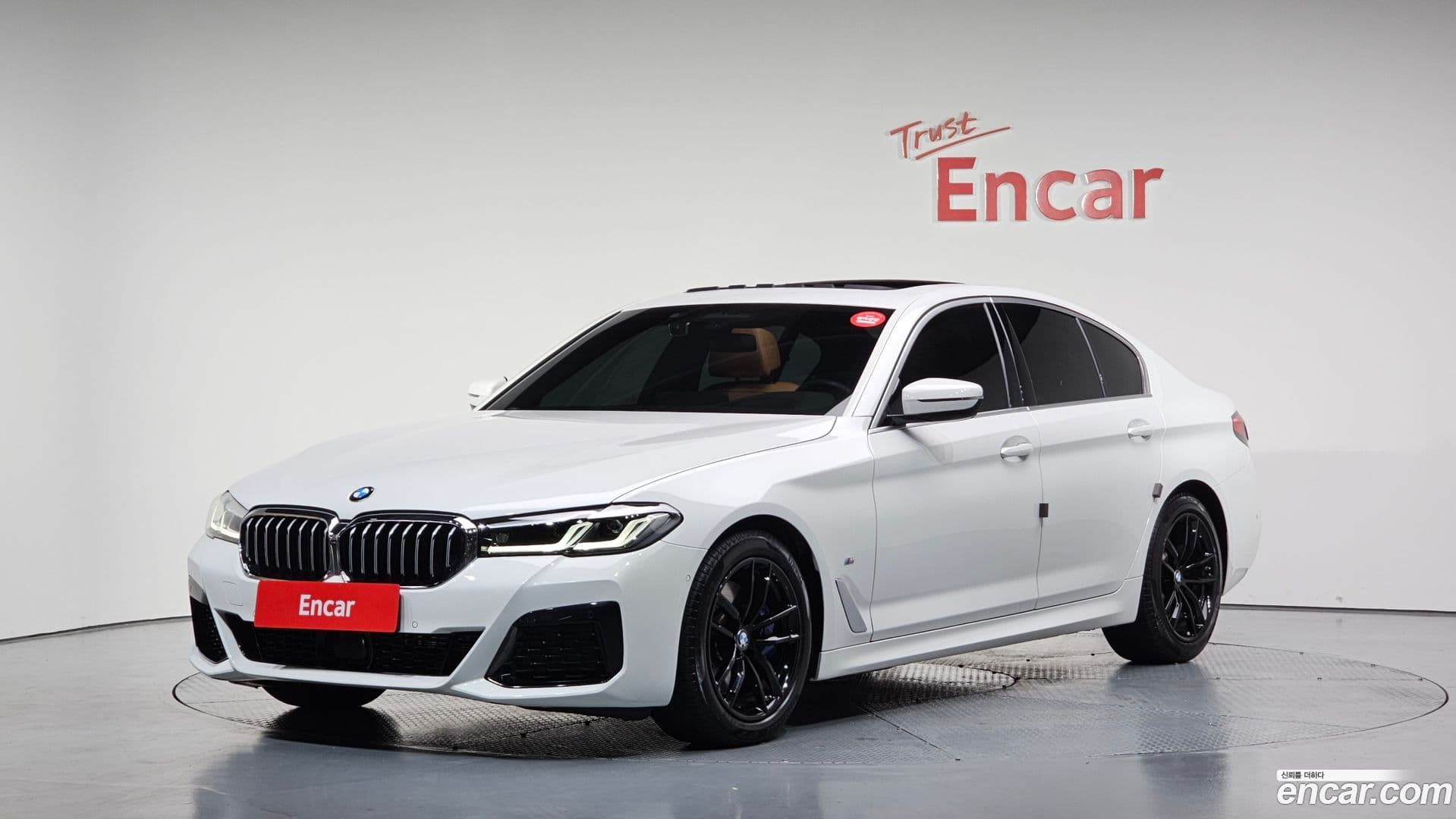 Main__Slider__Photo:5-Series BMW 2022.0-0