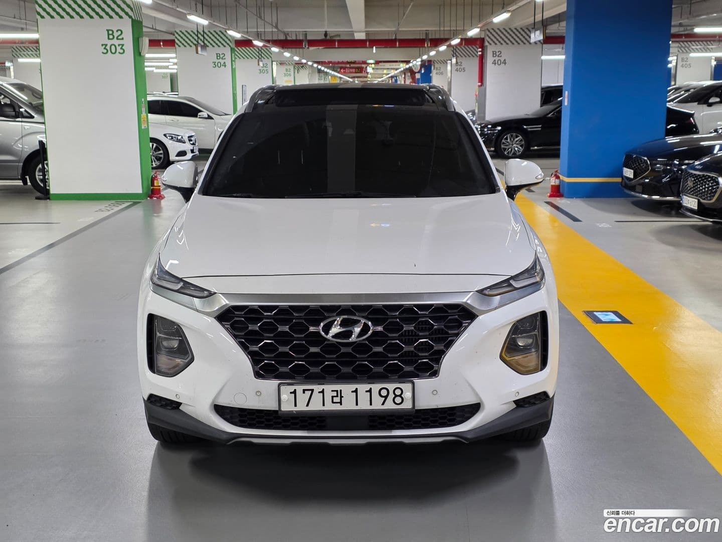Main__Slider__Photo:Santafe Hyundai 2019.9-0