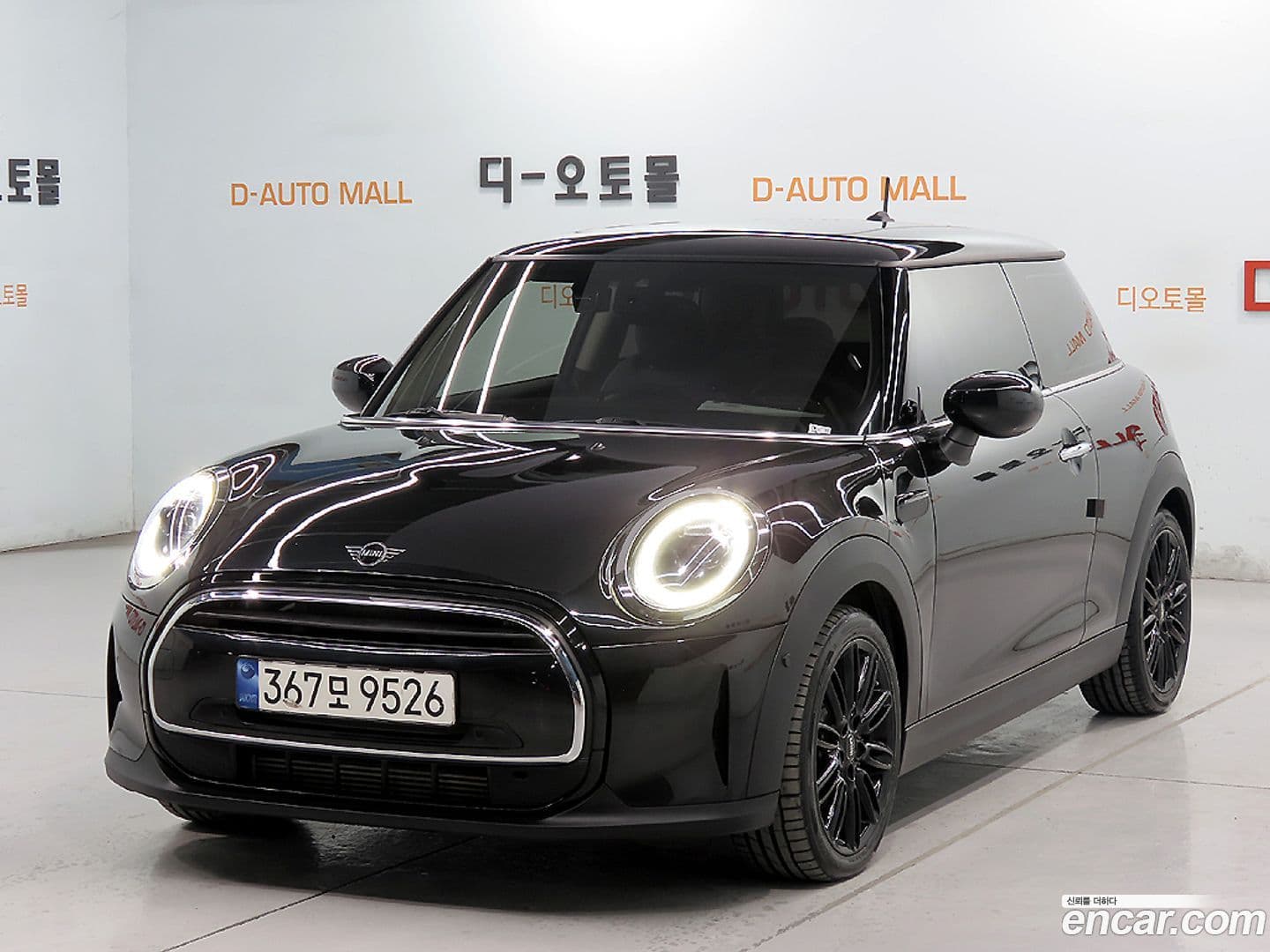 Main__Slider__Photo:Cooper Mini 2023.10-0