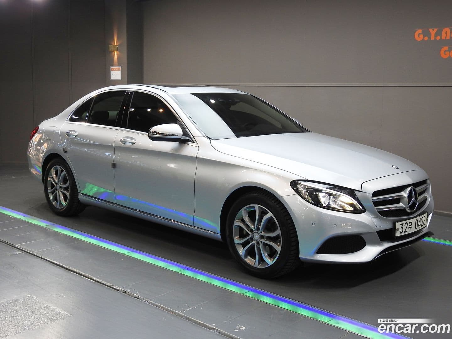 Main__Slider__Photo:C-Class Mercedes-Benz 2016.9-0
