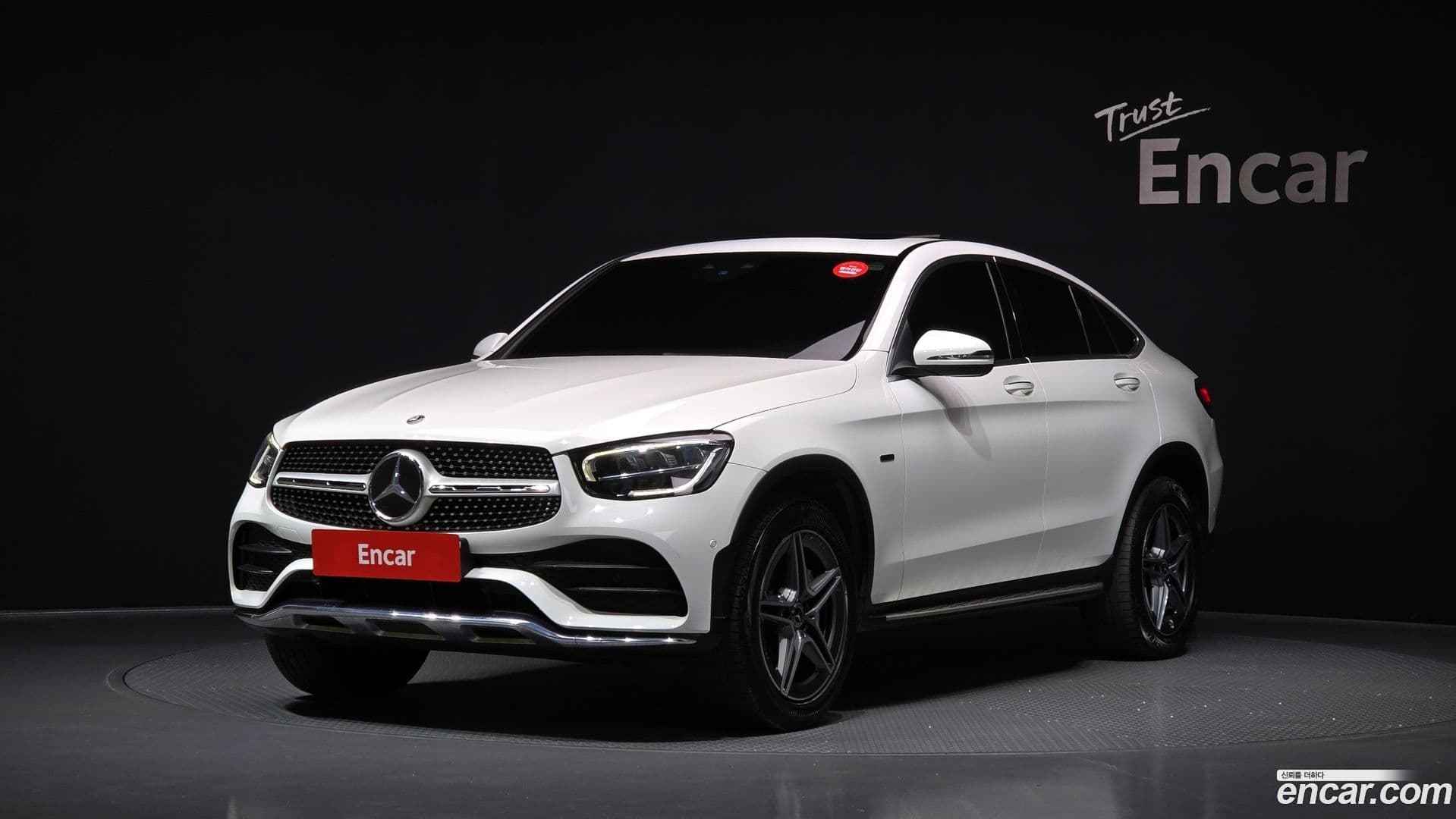 Main__Slider__Photo:GLC-Class Mercedes-Benz 2020.9-0