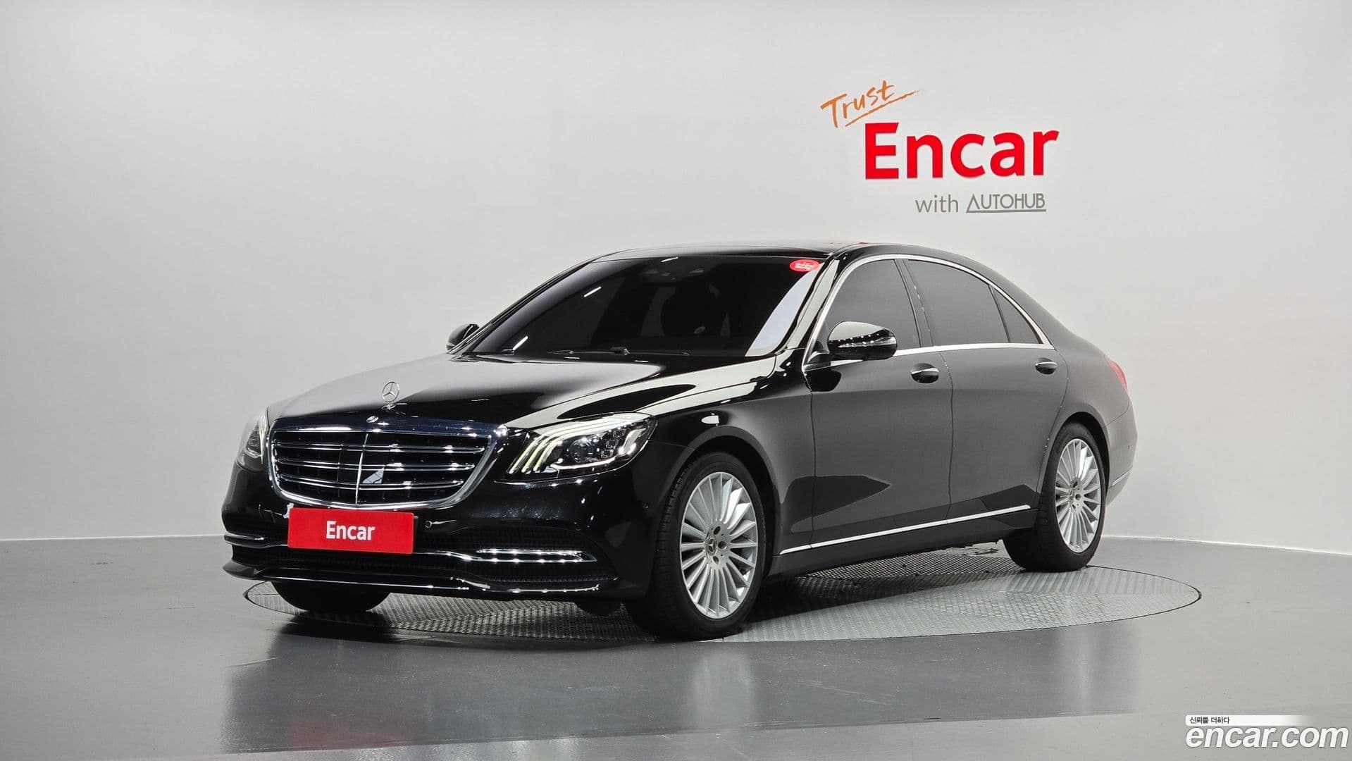 Main__Slider__Photo:S-Class Mercedes-Benz 2019.4-0