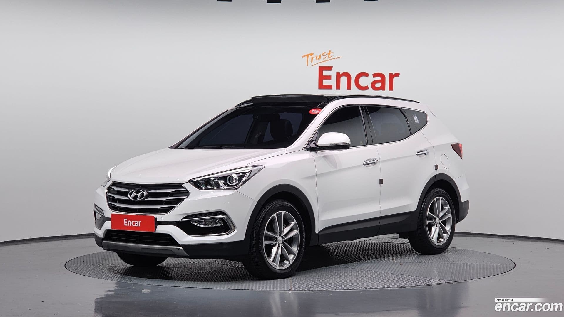 Main__Slider__Photo:Santafe Hyundai 2016.10-0