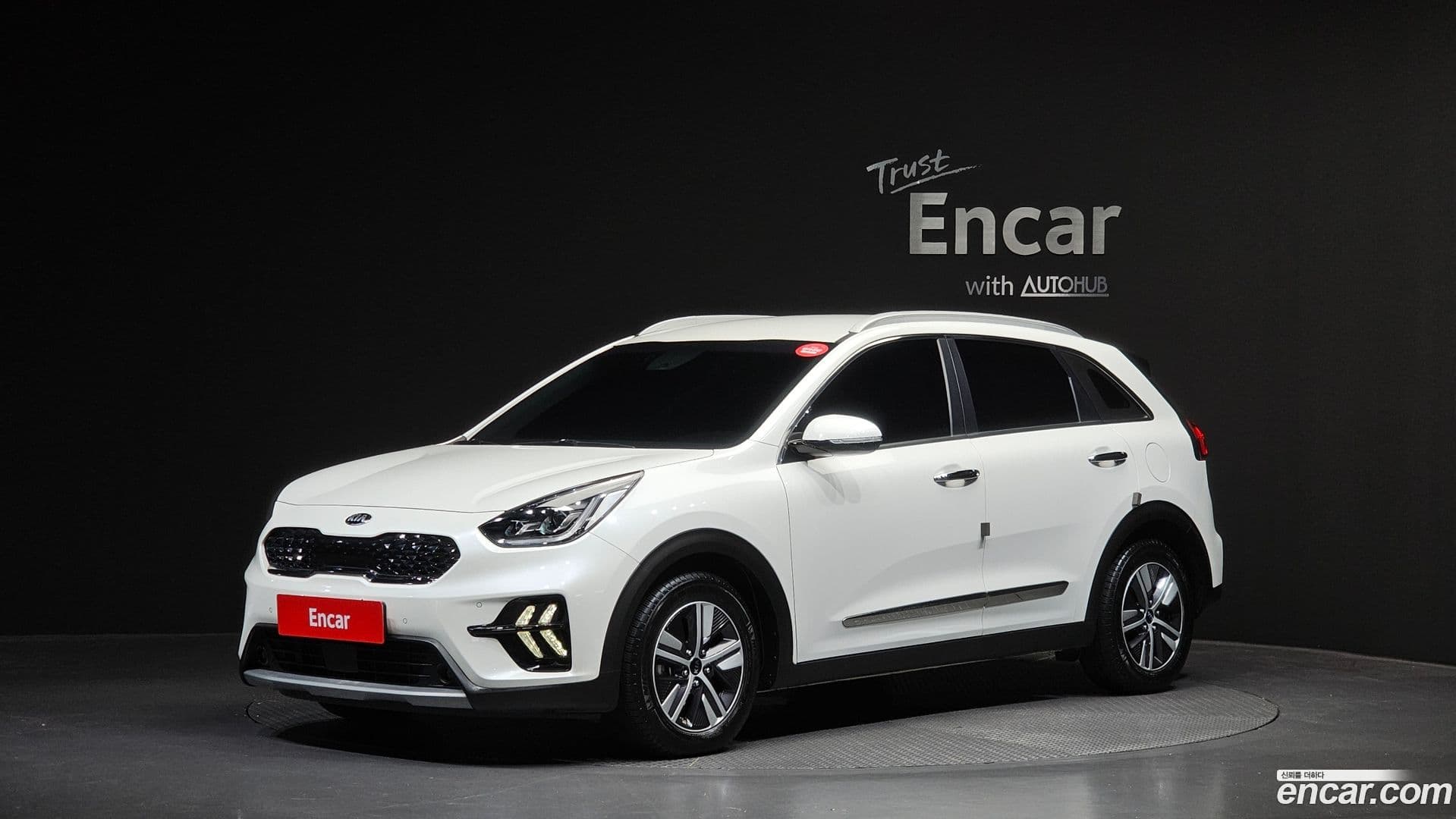 Main__Slider__Photo:Niro Kia 2020.3-0