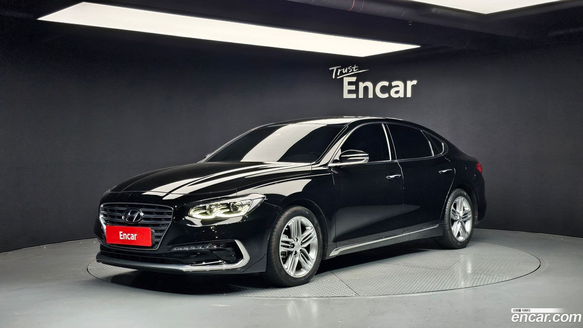 Main__Slider__Photo:Grandeur Hyundai 2019.9-0