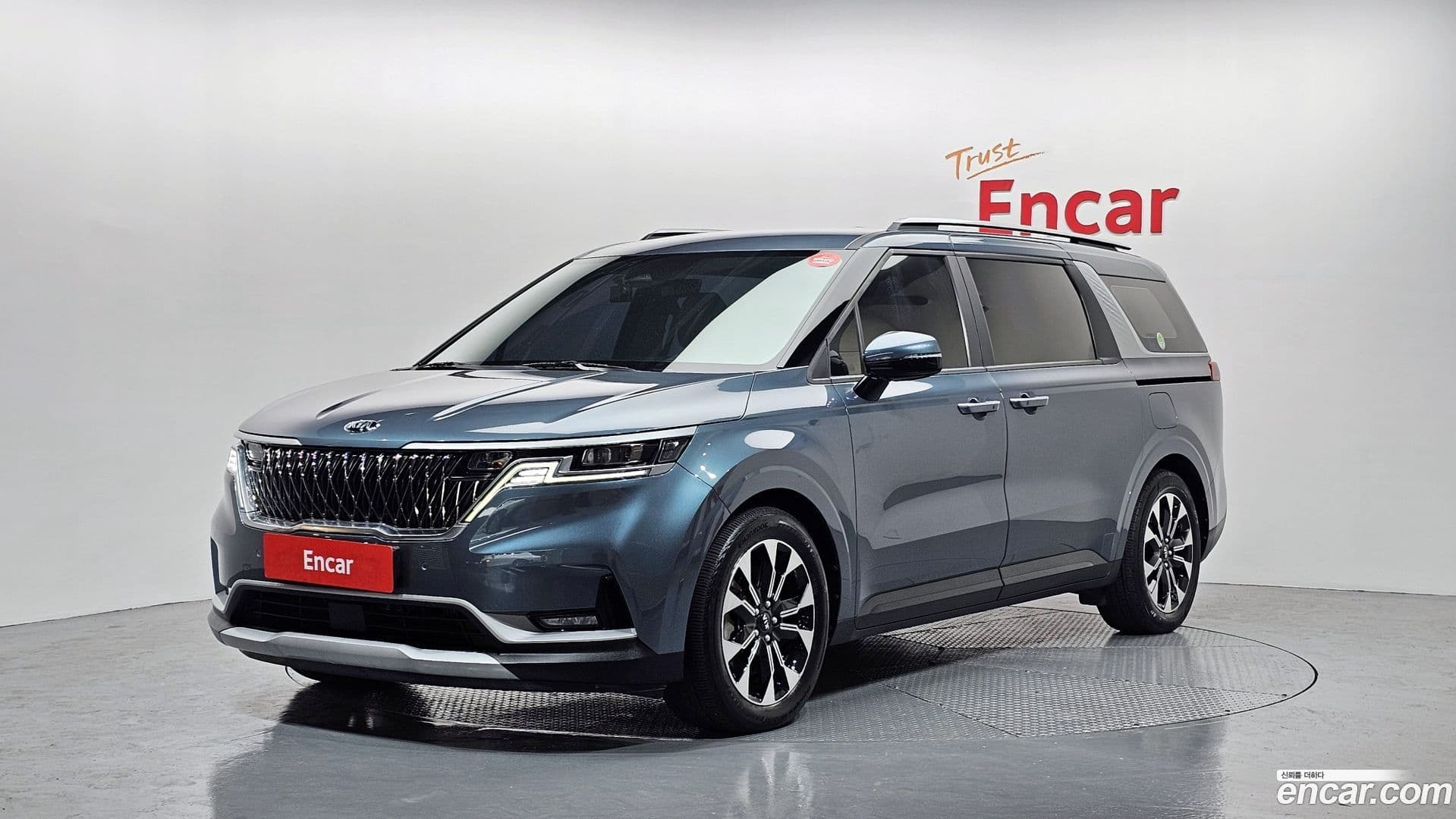 Main__Slider__Photo:Canival Kia 2020.9-0