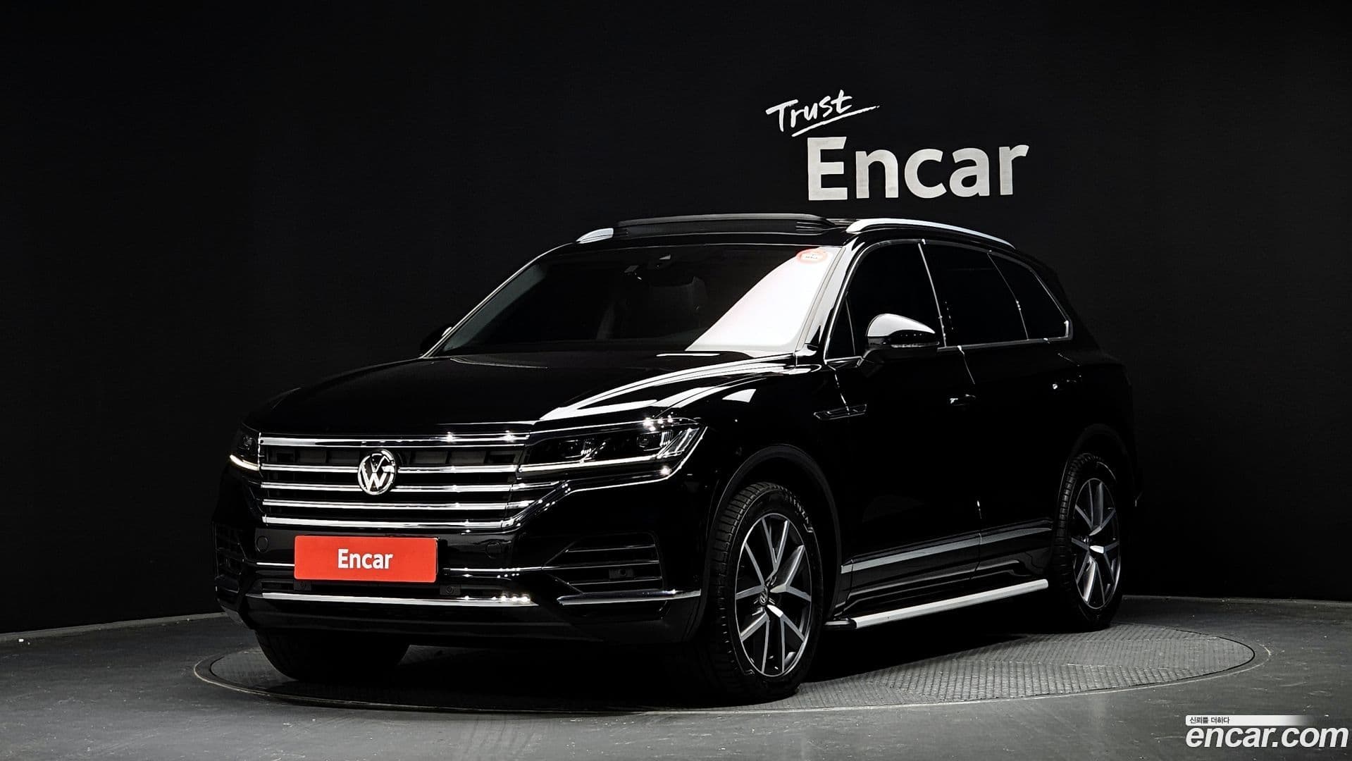 Main__Slider__Photo:Touareg Volkswagen 2020.1-0