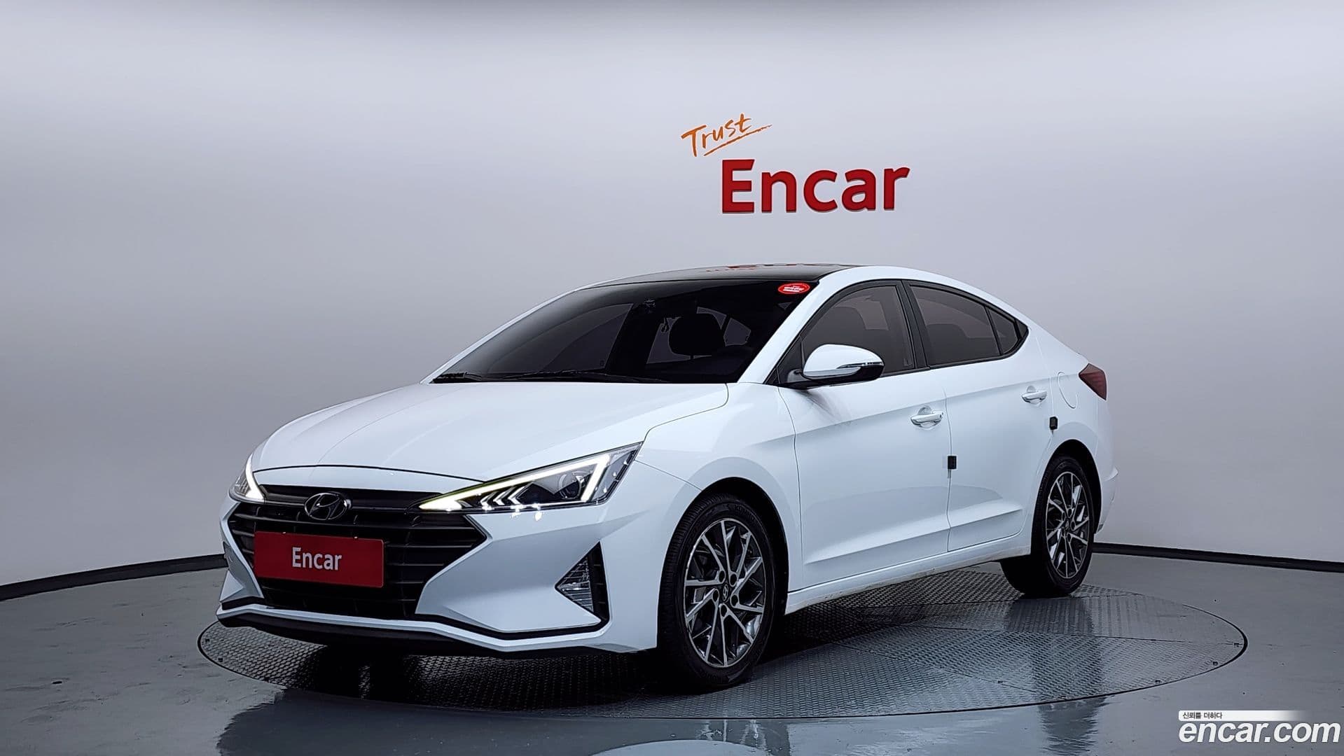 Main__Slider__Photo:AVANTE Hyundai 2018.10-0