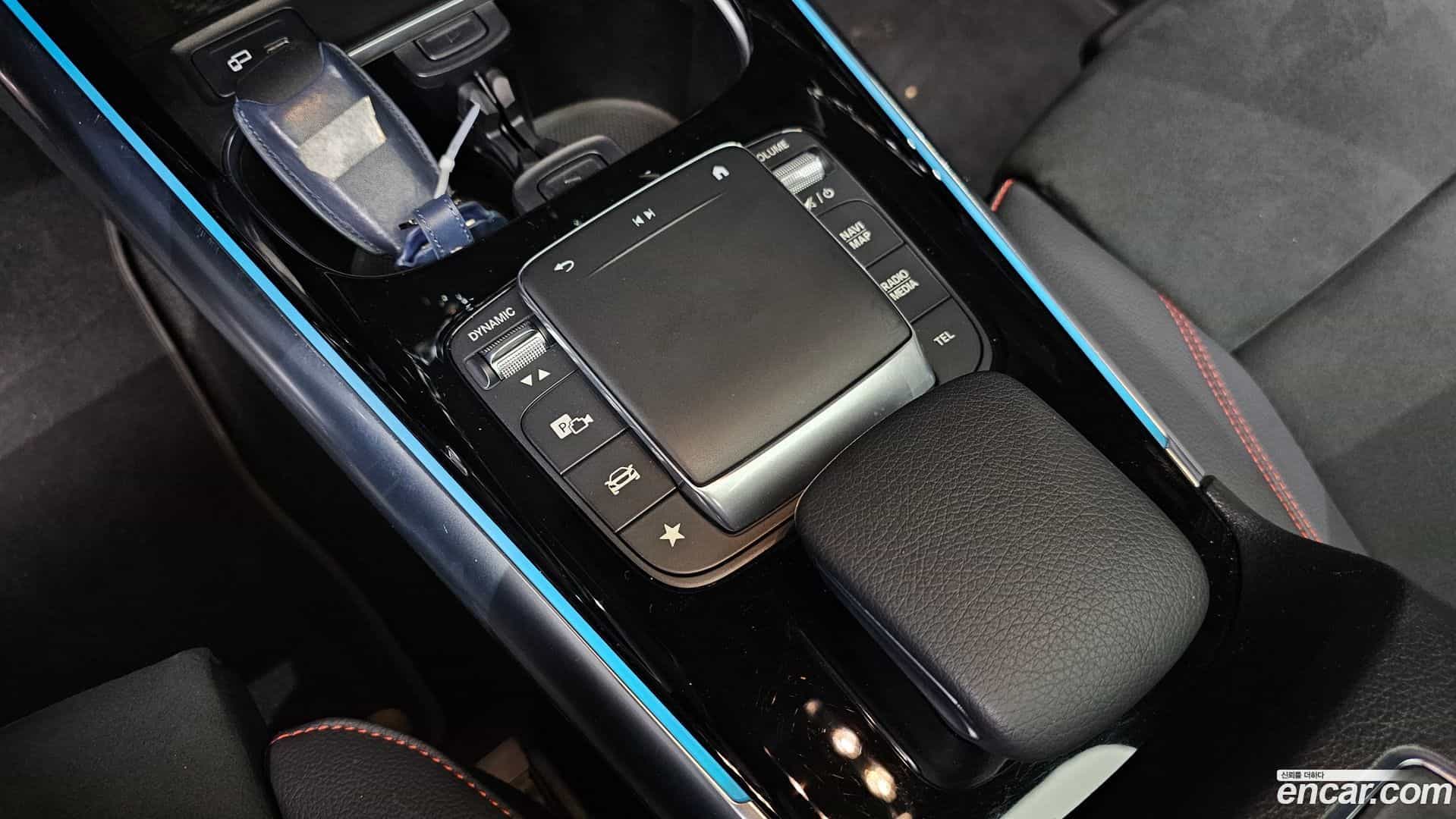 GLA-Class Mercedes-Benz 2023.11-OPTION-021