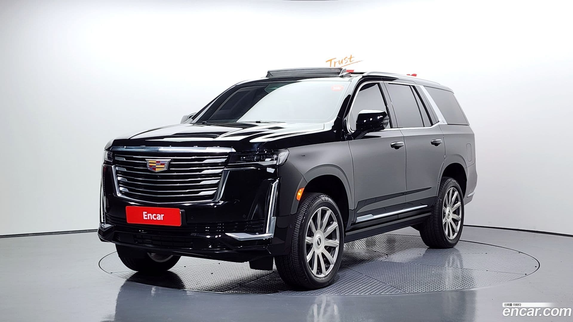 Main__Slider__Photo:Escalade Cadillac 2021.9-0
