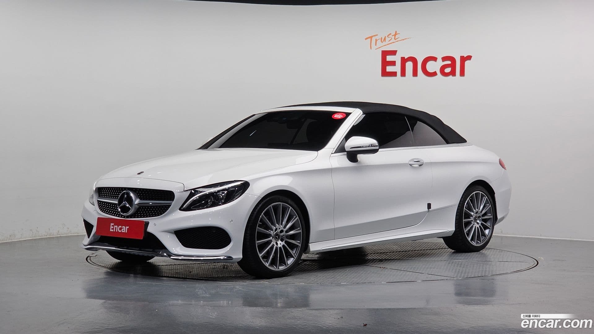 Main__Slider__Photo:C-Class Mercedes-Benz 2018.4-0