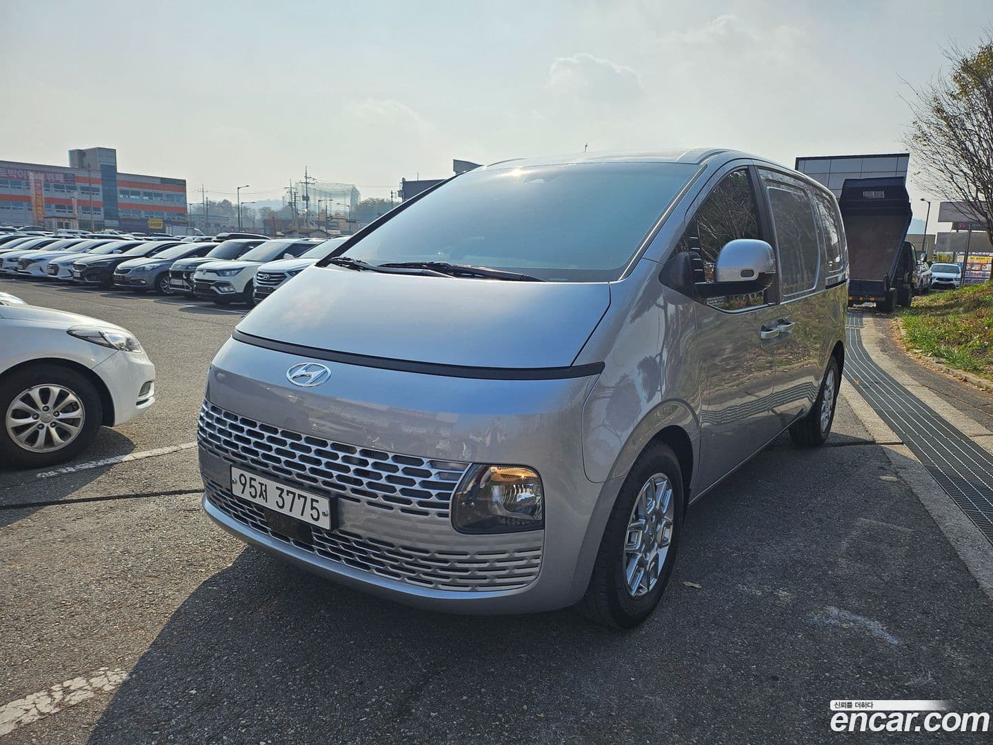 Main__Slider__Photo:Staria Hyundai 2021.4-0