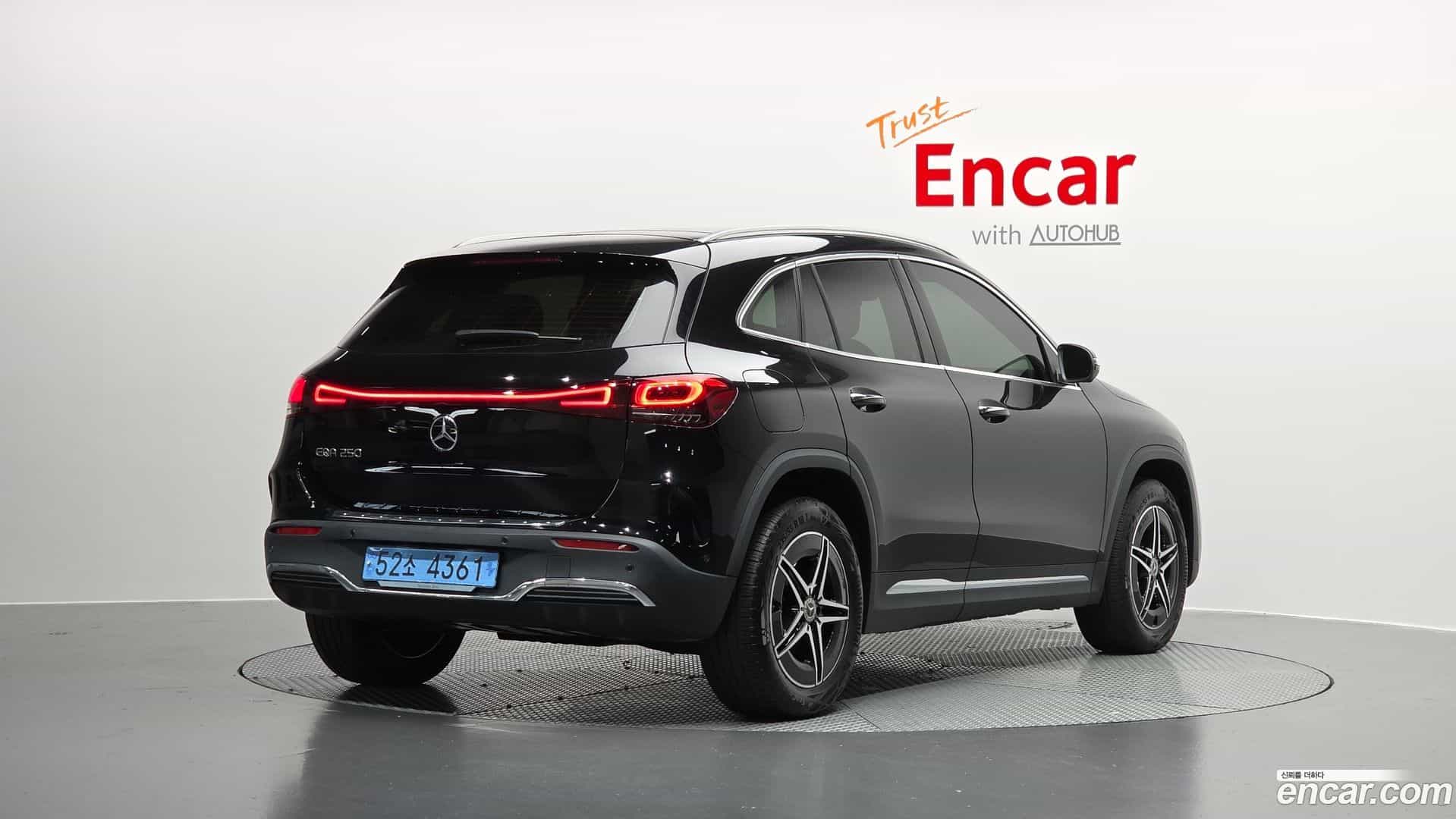 EQA Mercedes-Benz 2023.9-OUTER-002