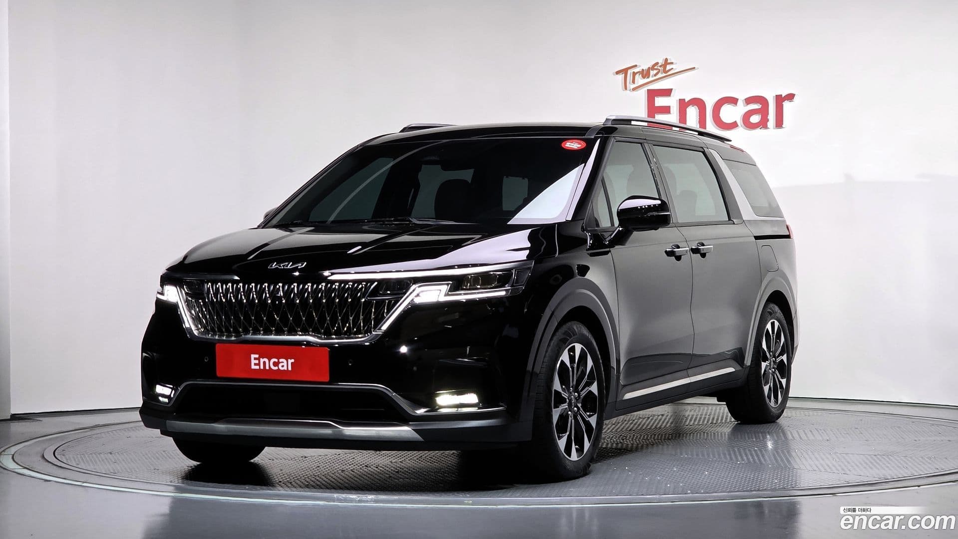 Main__Slider__Photo:Canival Kia 2023.11-0