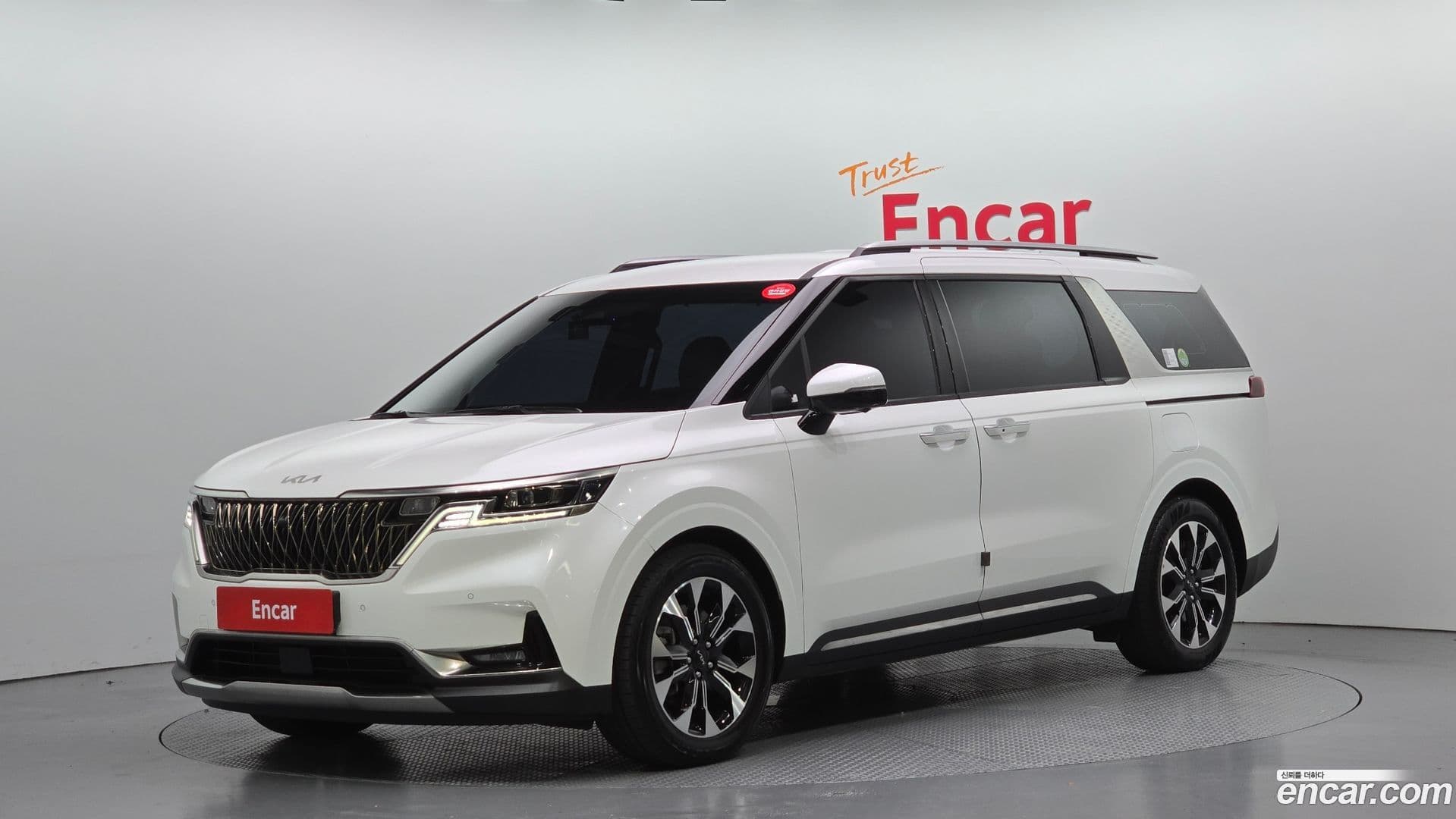 Main__Slider__Photo:Canival Kia 2022.6-0