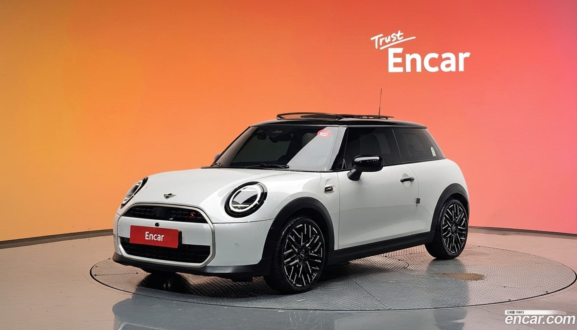 Main__Slider__Photo:Cooper Mini 2024.6-0