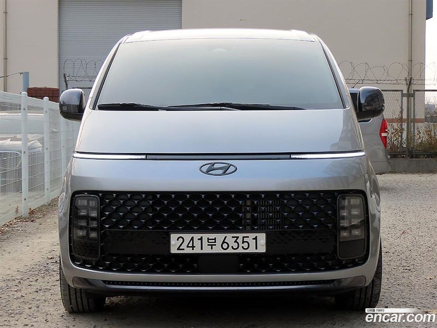 Main__Slider__Photo:Staria Hyundai 2022.9-0